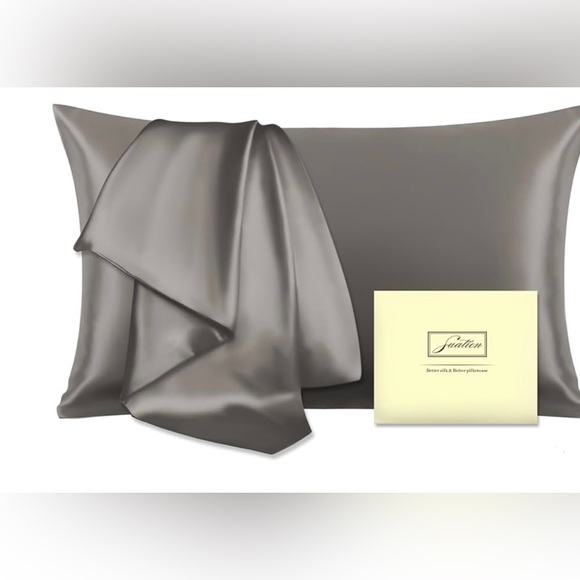 2 Silk Pillowcases - Picture 10 of 16